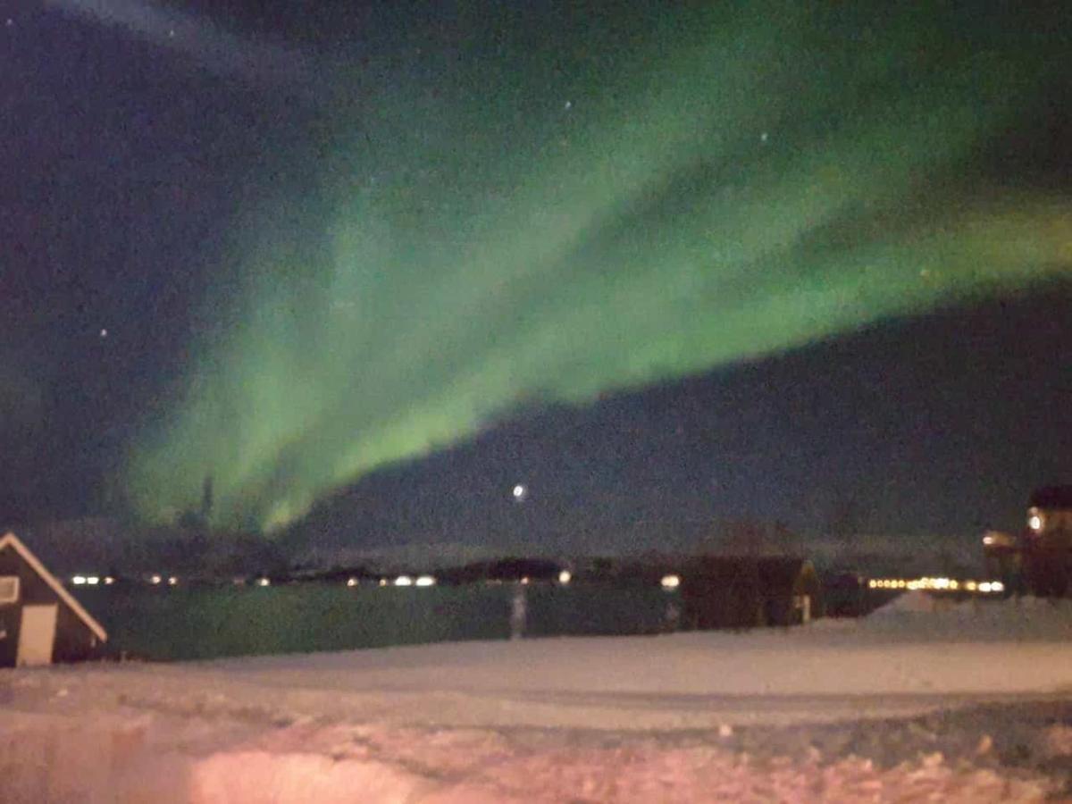 Nydelig Utsikt, Egen Med To Parkeringer Movik (Troms)